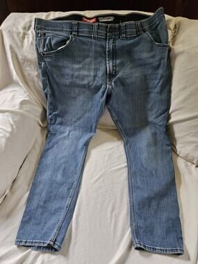 Wrangler Unlimited Comfort Men's Light Wash Stretch Jeans Size [W x L]